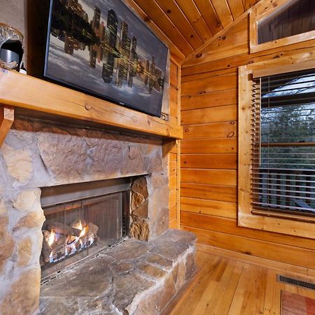 Private Smoky Mountain Luxury Log Home With 2 Fireplaces, Hot Tub & Community Pool Sevierville Zewnętrze zdjęcie