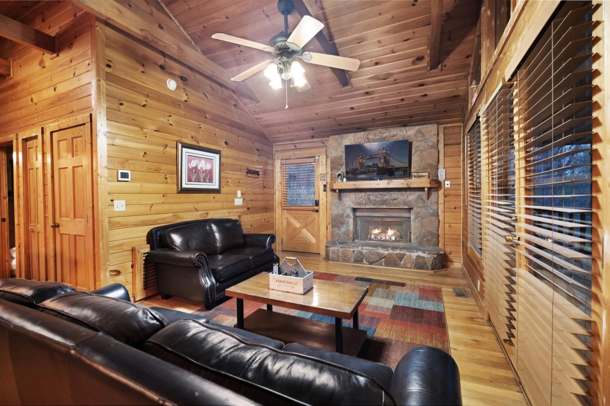 Private Smoky Mountain Luxury Log Home With 2 Fireplaces, Hot Tub & Community Pool Sevierville Zewnętrze zdjęcie