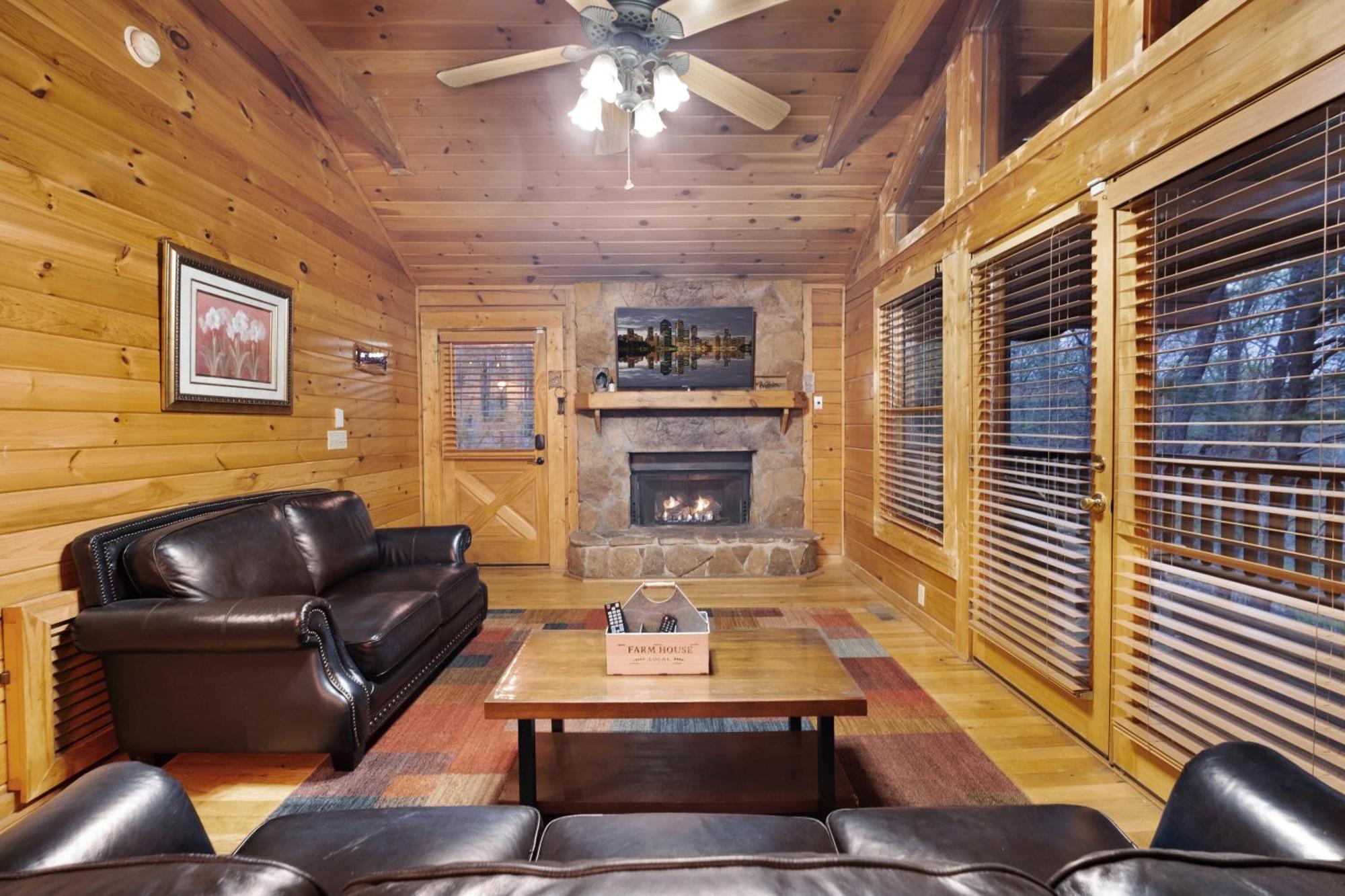 Private Smoky Mountain Luxury Log Home With 2 Fireplaces, Hot Tub & Community Pool Sevierville Zewnętrze zdjęcie